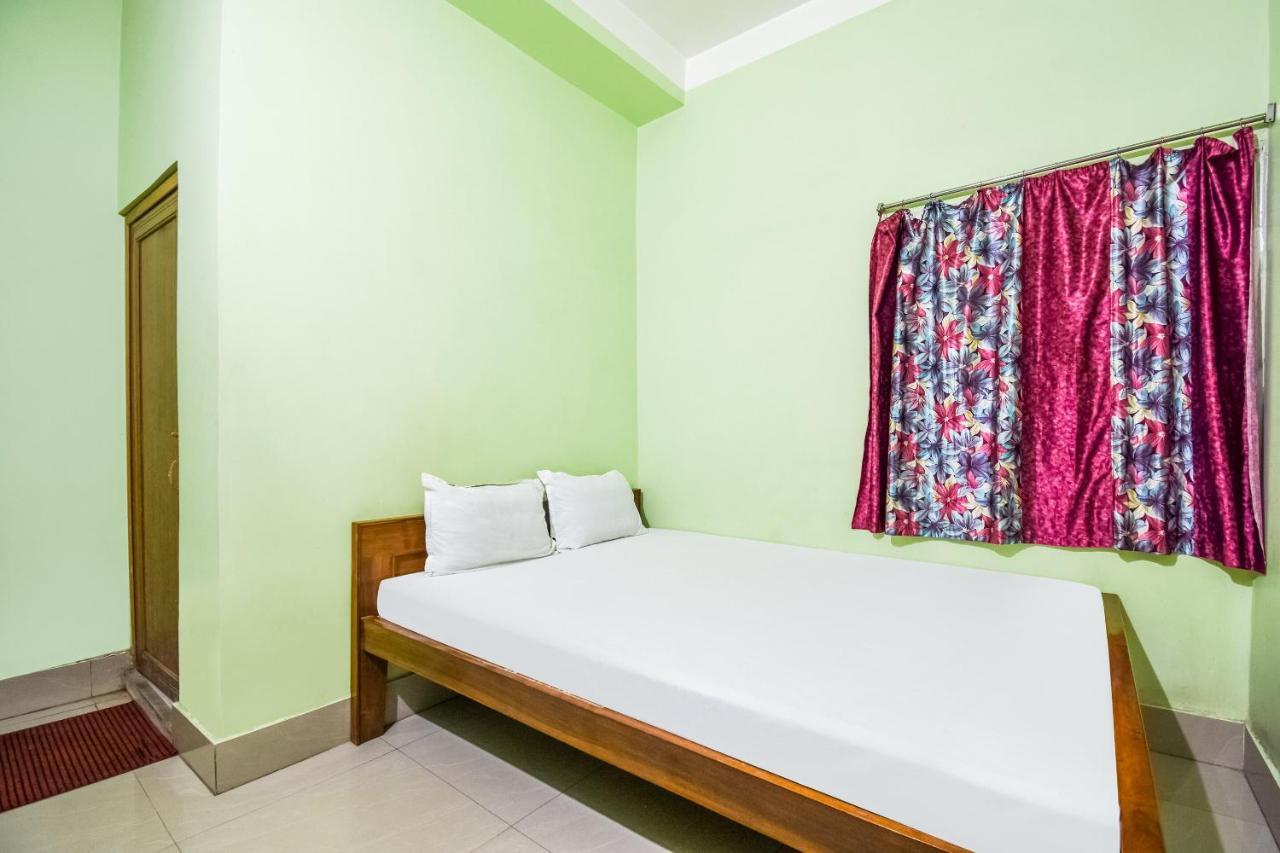 Spot On 44270 Astha Lodge Tarapith Extérieur photo