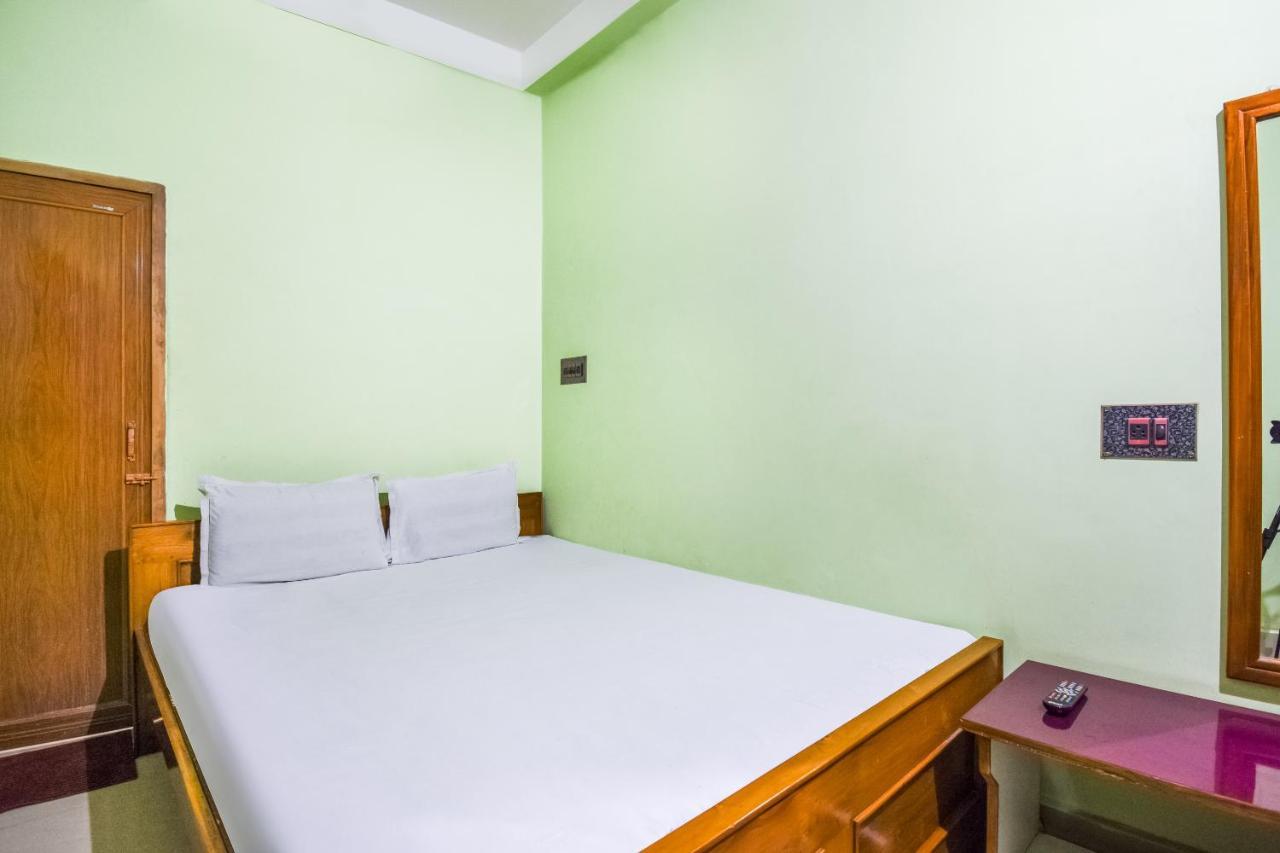 Spot On 44270 Astha Lodge Tarapith Extérieur photo